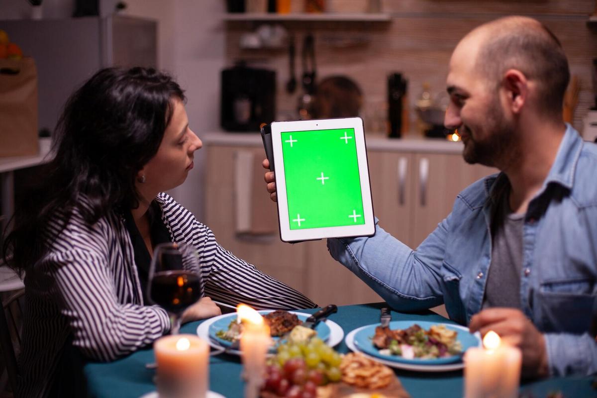 Augmented Reality Menus: Enhancing the Dining Experience