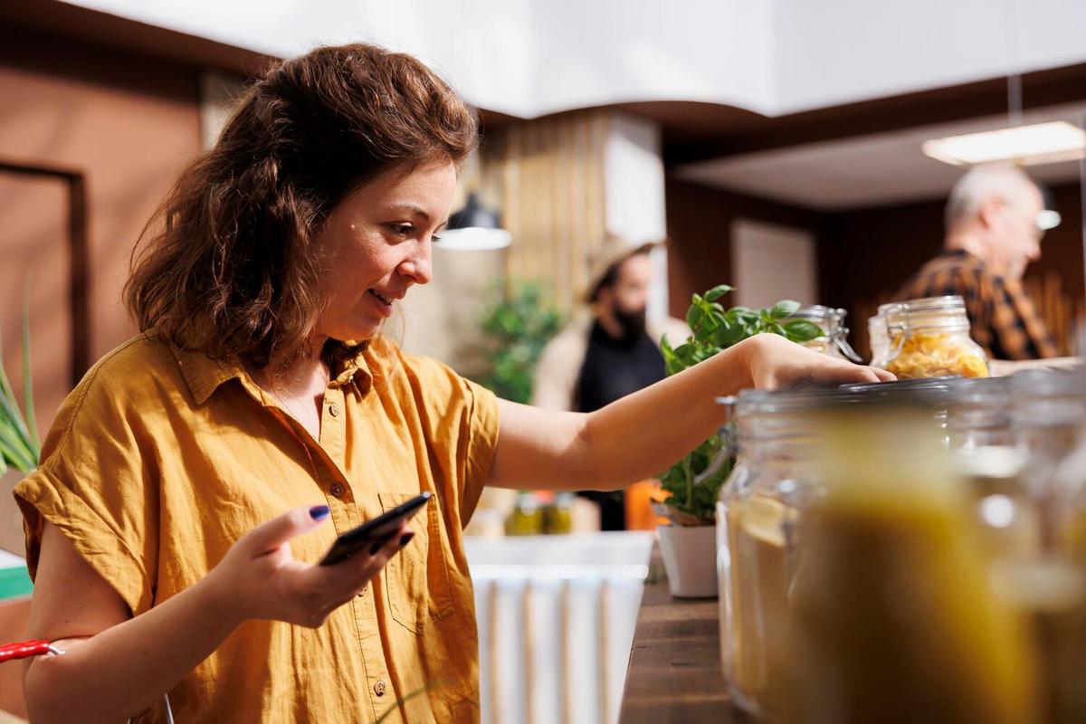 How Technology is Helping Combat Food Waste